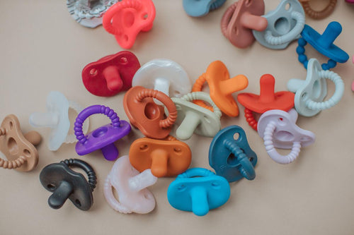 THREE HEARTS- SILICONE SOOTHER FLAT